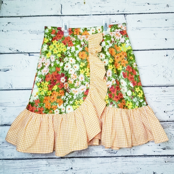 Vintage Dresses & Skirts - VTG 60s Groovy Prairie Floral Ruffle Skirt